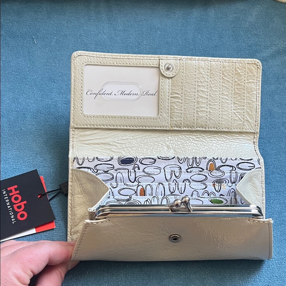 HOBO Ivory Women's Wallet - Picture 2 of 5